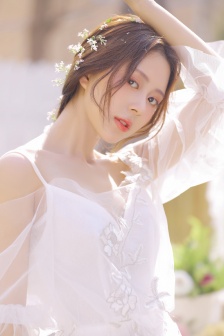 女士开襟乳液狂飙
